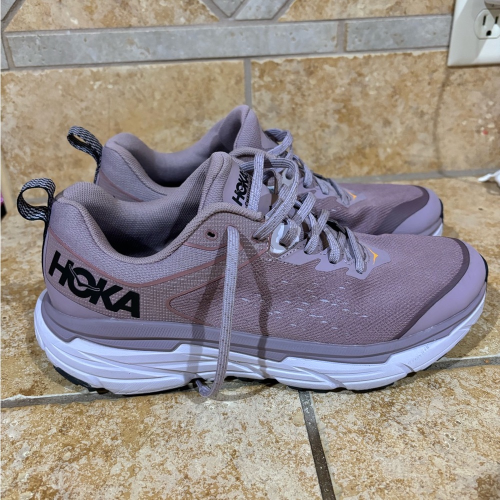 Hoka Challenger ATR 6 - Women’s Size 9B